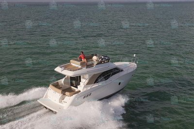 CARVER C34 MOTOR YACHTS