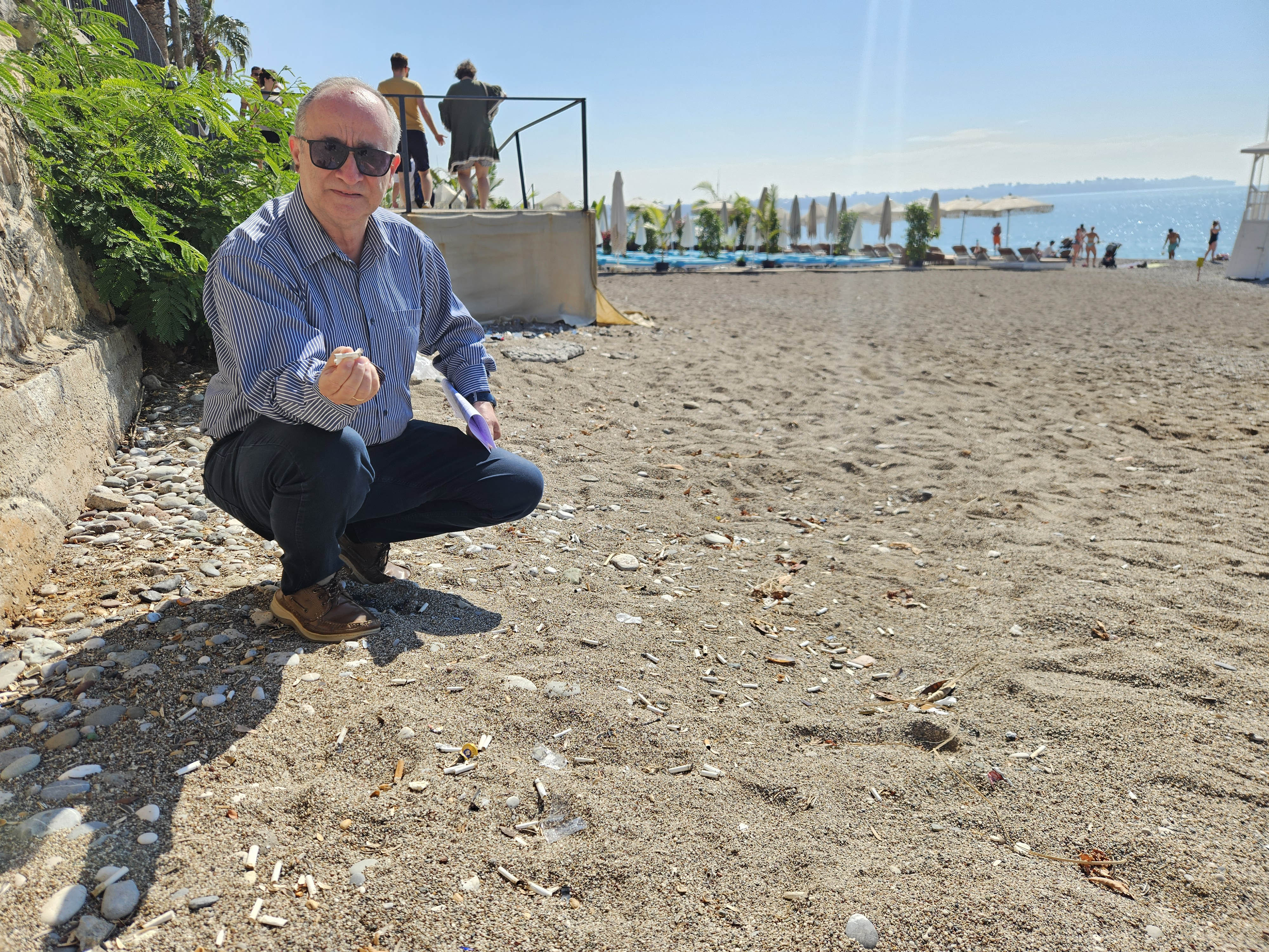 Antalya- 'Sahillerde sigara içmek yasaklansın' çağrısı